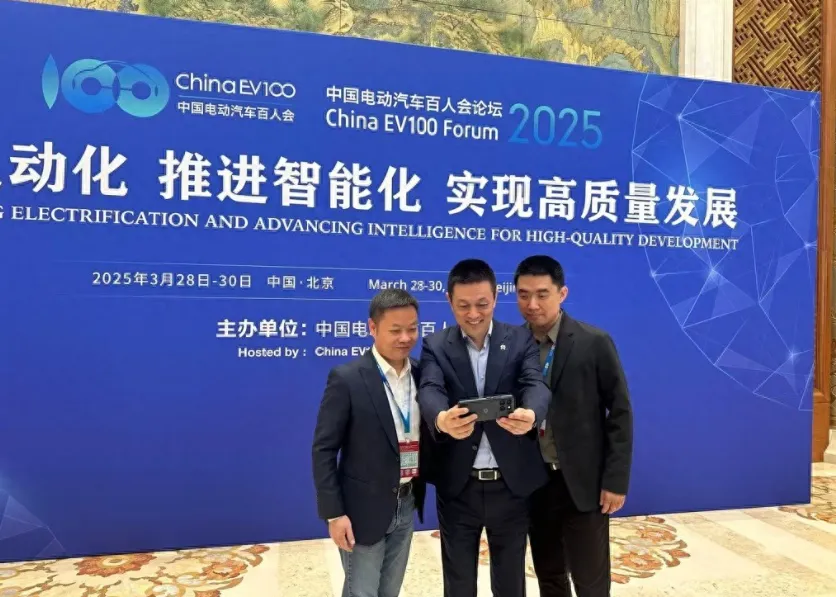 2025年，汽车主机厂谁能稳坐“钓鱼台”？